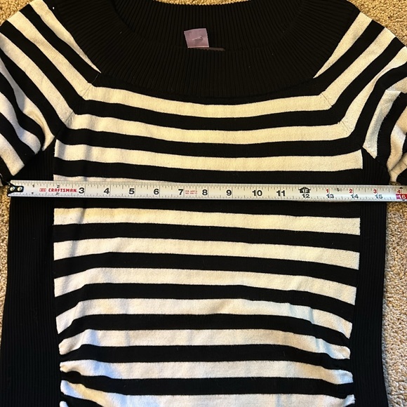 Sweater - Picture 8 of 8